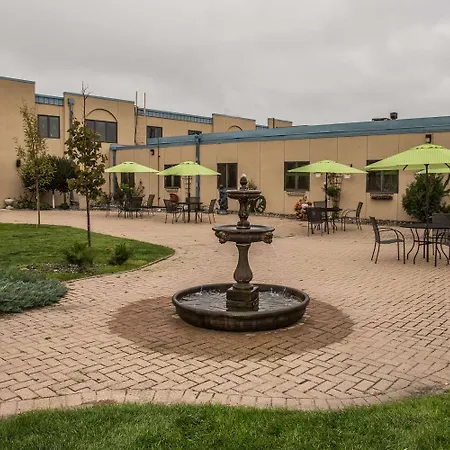 Baymont By Wyndham Fargo Hotel