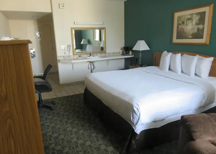 Baymont By Wyndham Hotel 2*