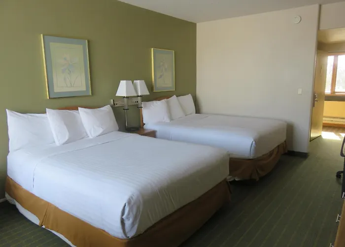 Hotel Baymont By Wyndham Fargo