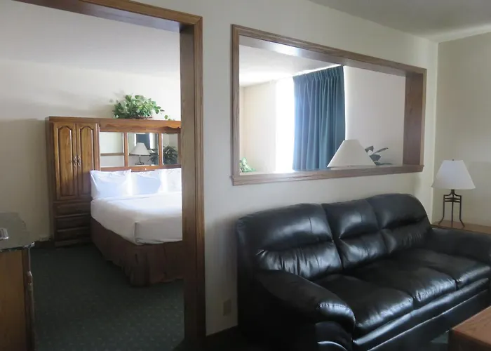 Hotel Baymont By Wyndham Fargo