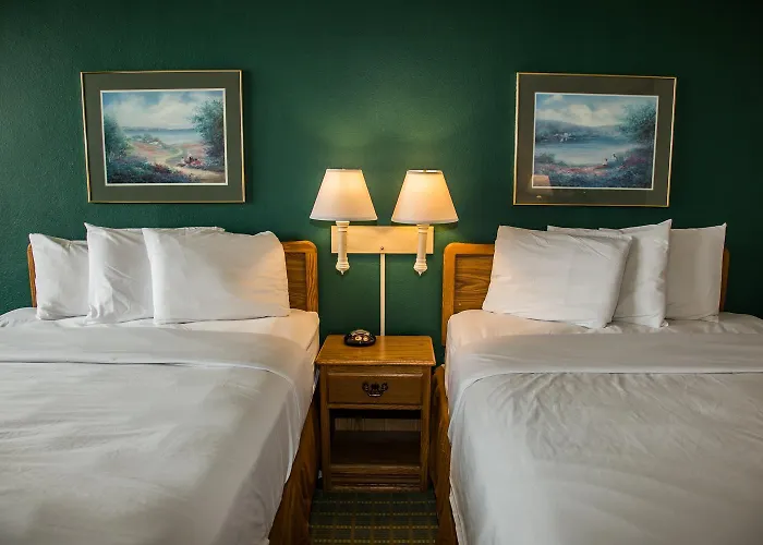 Baymont By Wyndham Hotel Fargo